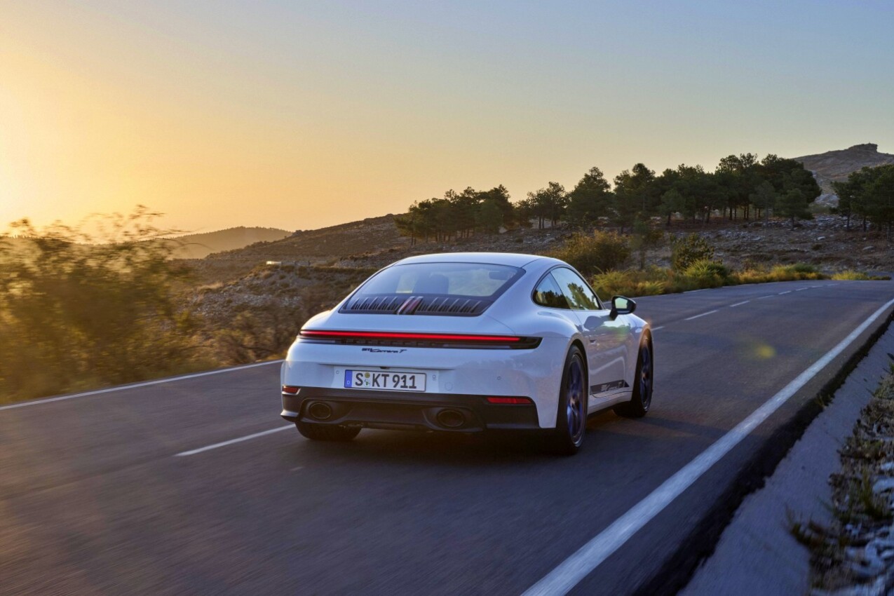 Porsche 911 Carrera T schräg hinten