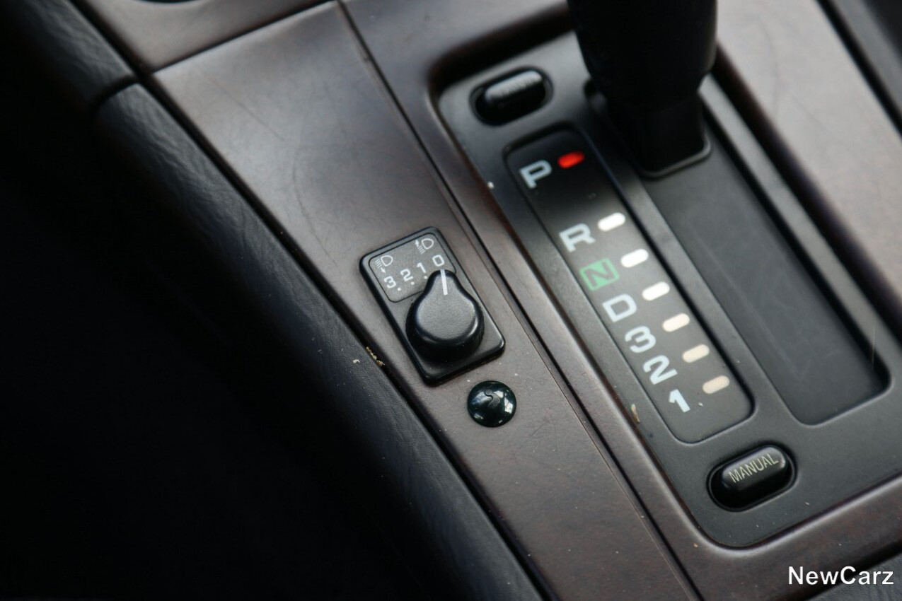 Leuchtweitenregulierung Subaru SVX