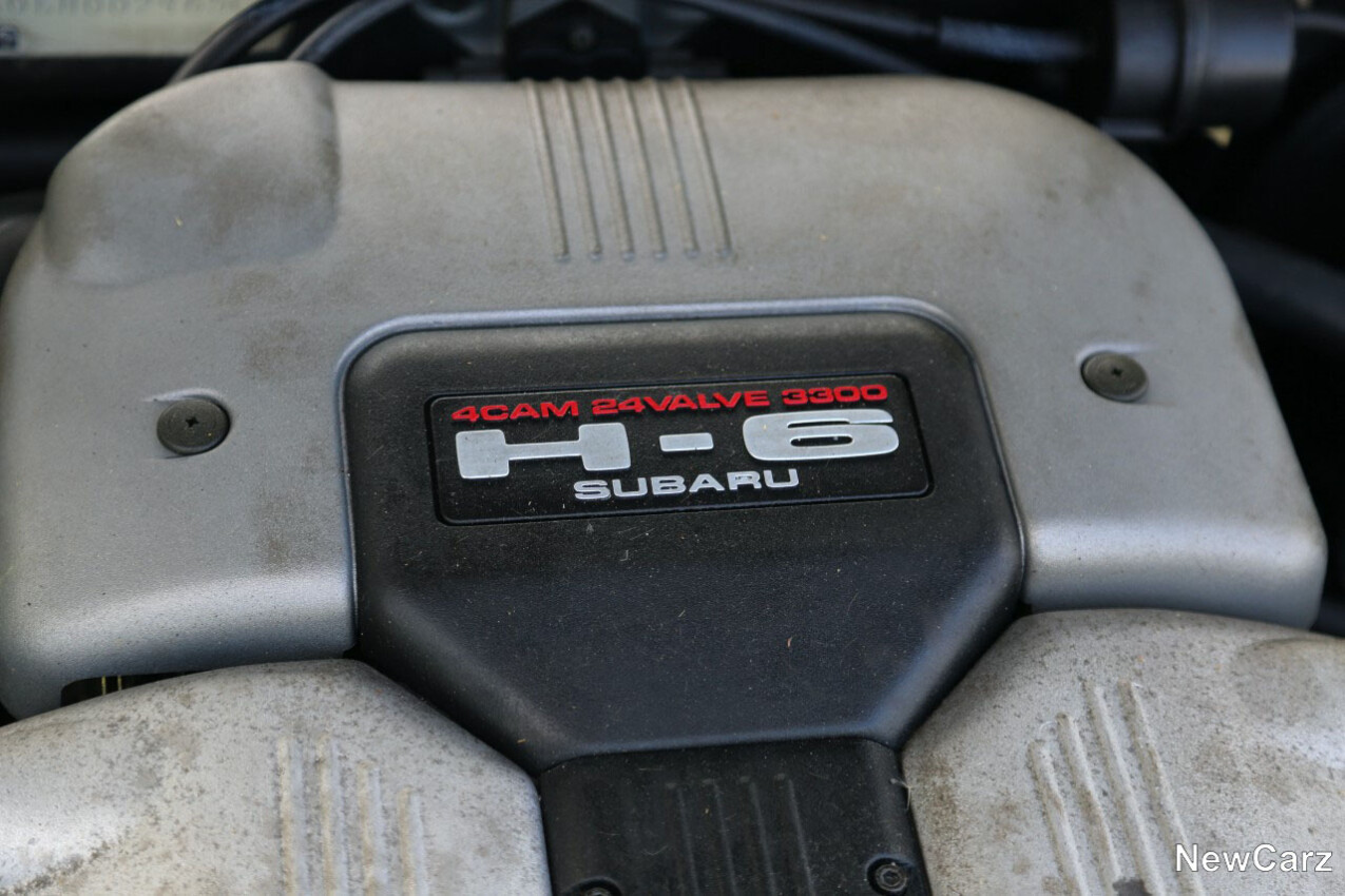 Subaru SVX MotorenschildSubaru SVX Motorenbadge