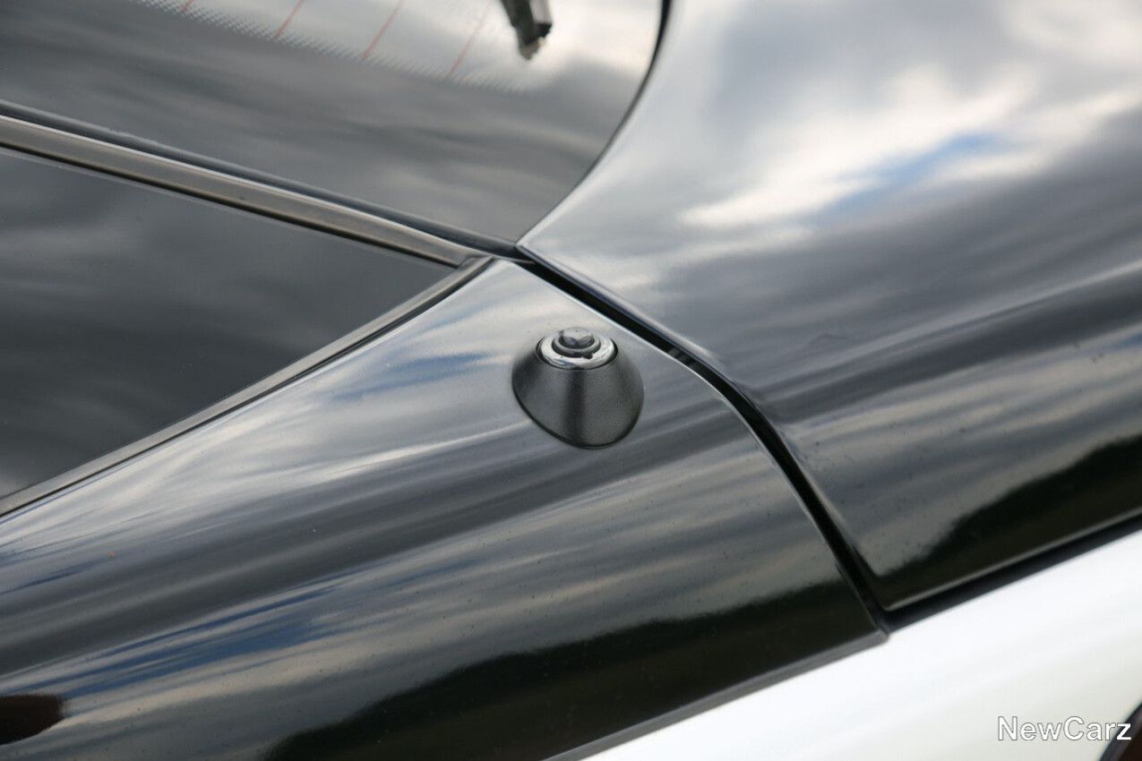 eingefahrene Antenne Subaru SVX