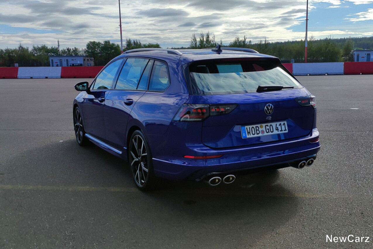 VW Golf R Variant schräg hinten links