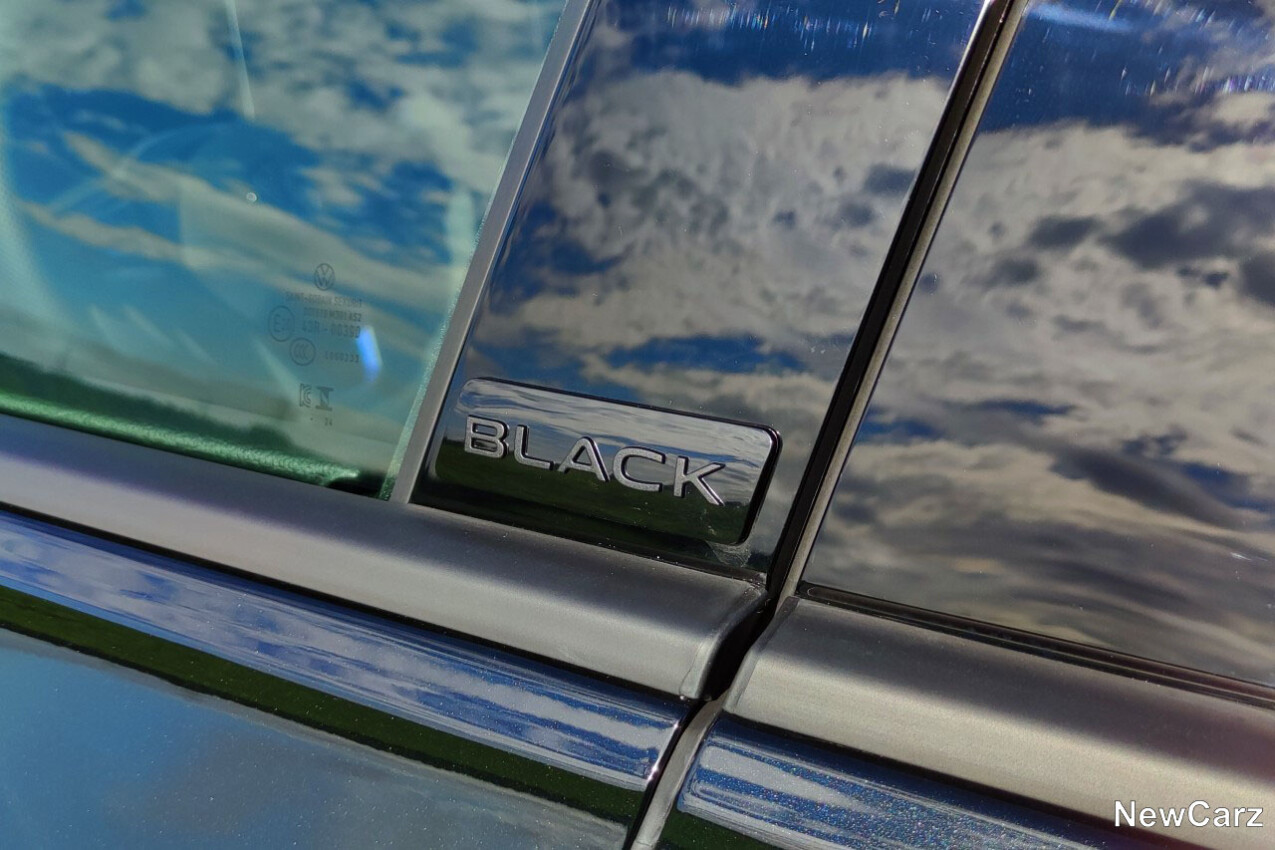 VW Golf R Black Edition Badge