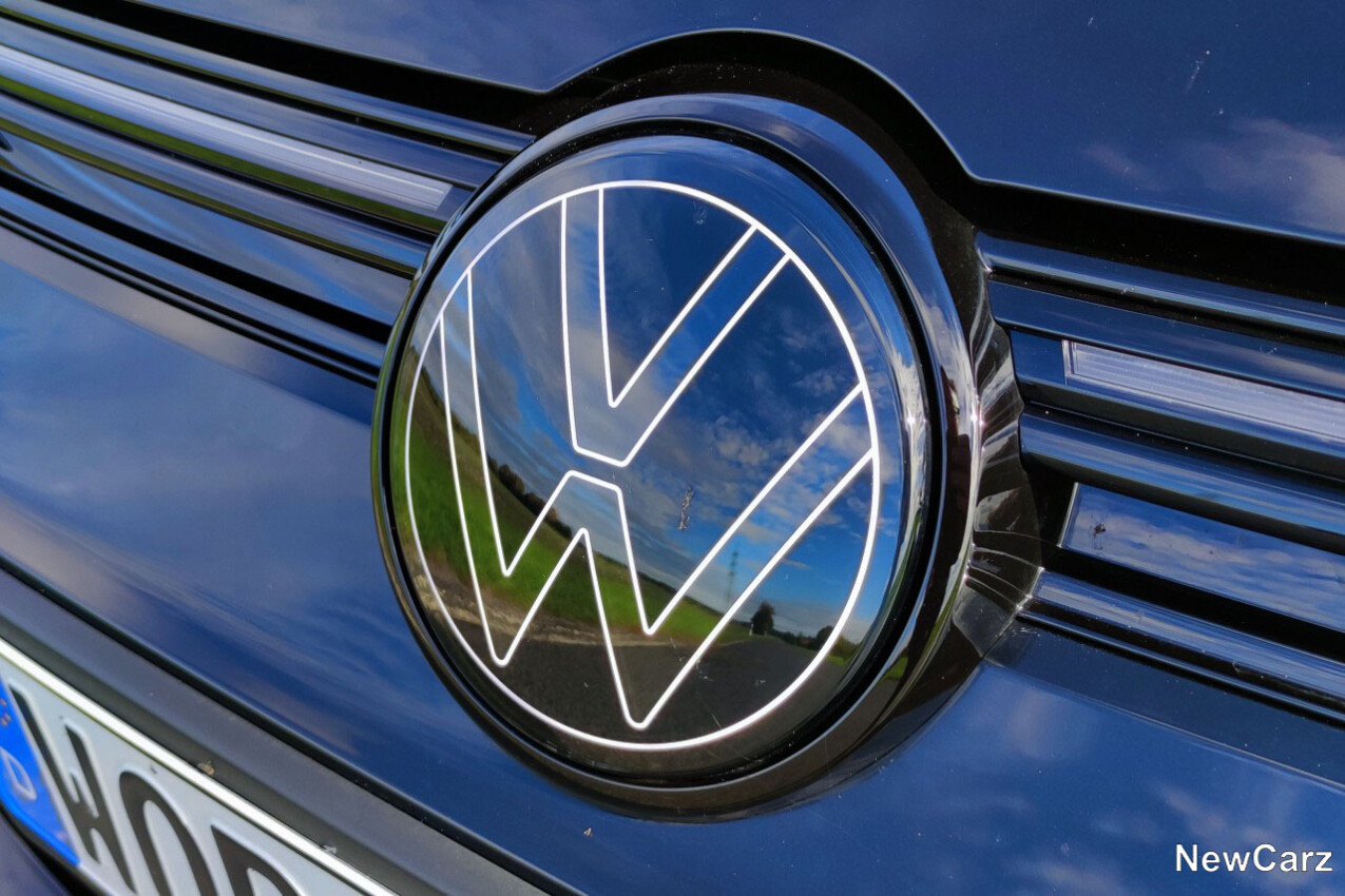 VW Golf R und GTI Clubsport VW-Logo