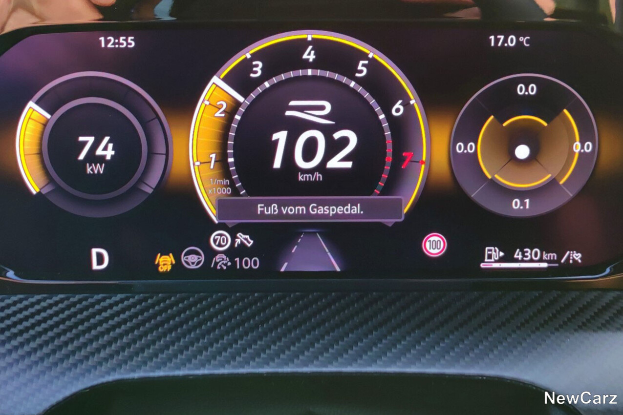 VW Golf R und GTI Clubsport Cockpit des Golf R