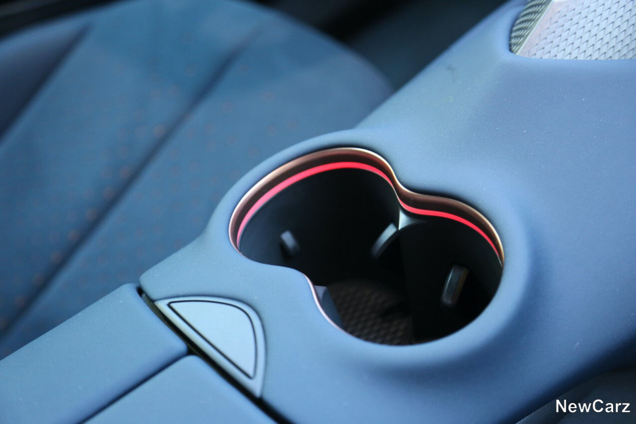 Cupra Tavascan VZ Getränkehalter