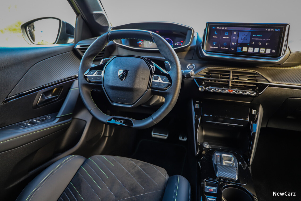 Peugeot 208 Hybrid Interieur