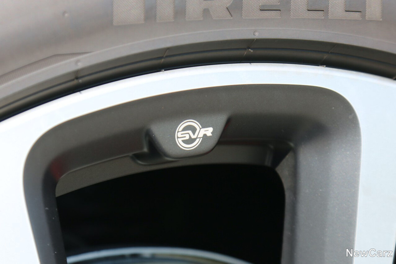 Jaguar F-Pace SVR 575 Edition SVR-Logo Felge