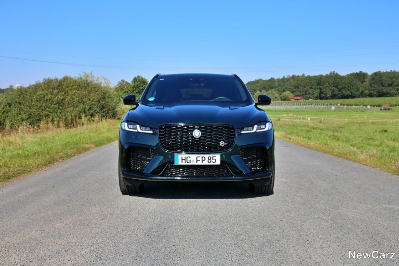 Jaguar F-Pace SVR 575 Edition Front