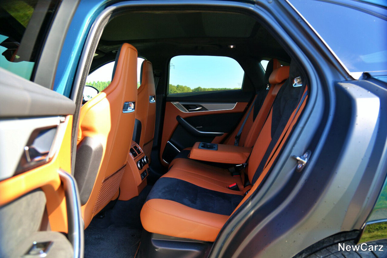 Jaguar F-Pace SVR 575 Edition Fondbereich