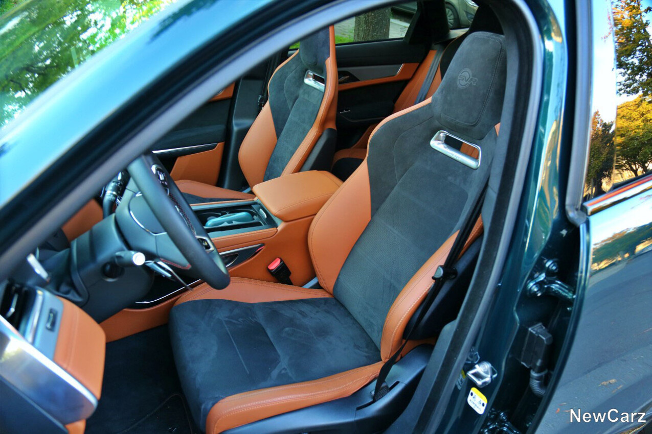 Jaguar F-Pace SVR 575 Edition Vordersitze
