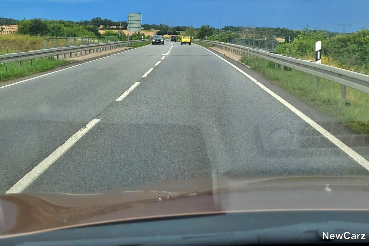 Ladeinfrastruktur in Osteuropa leere Autobahnen