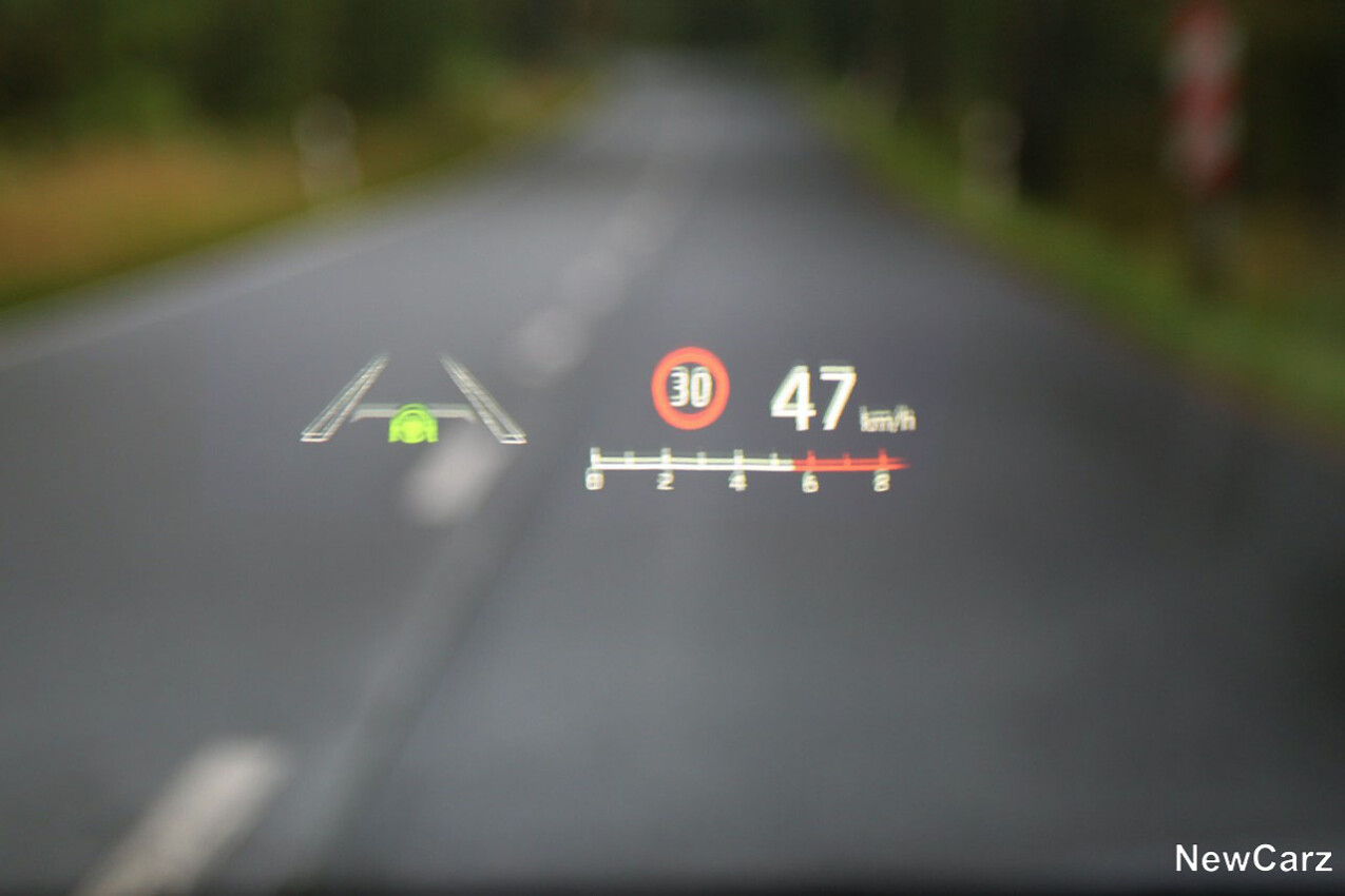 Mazda2 Hybrid Facelift HUD