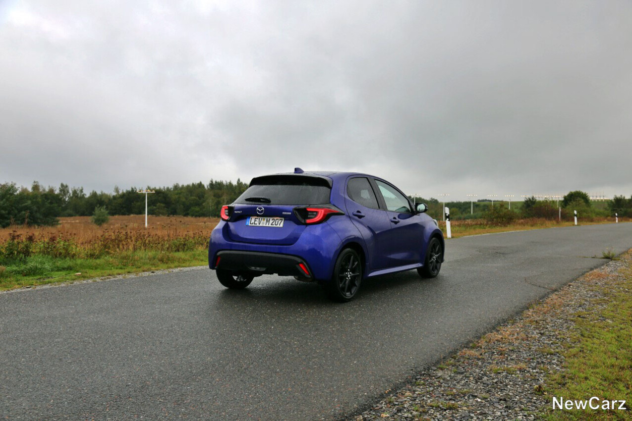 Mazda2 Hybrid Facelift schräg hinten rechts