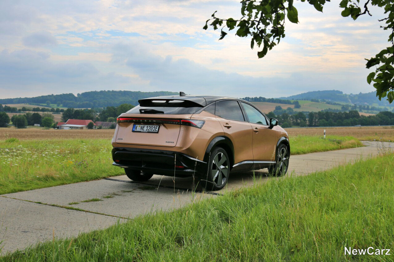 Nissan Ariya Evolve+ Pack schräg hinten rechts