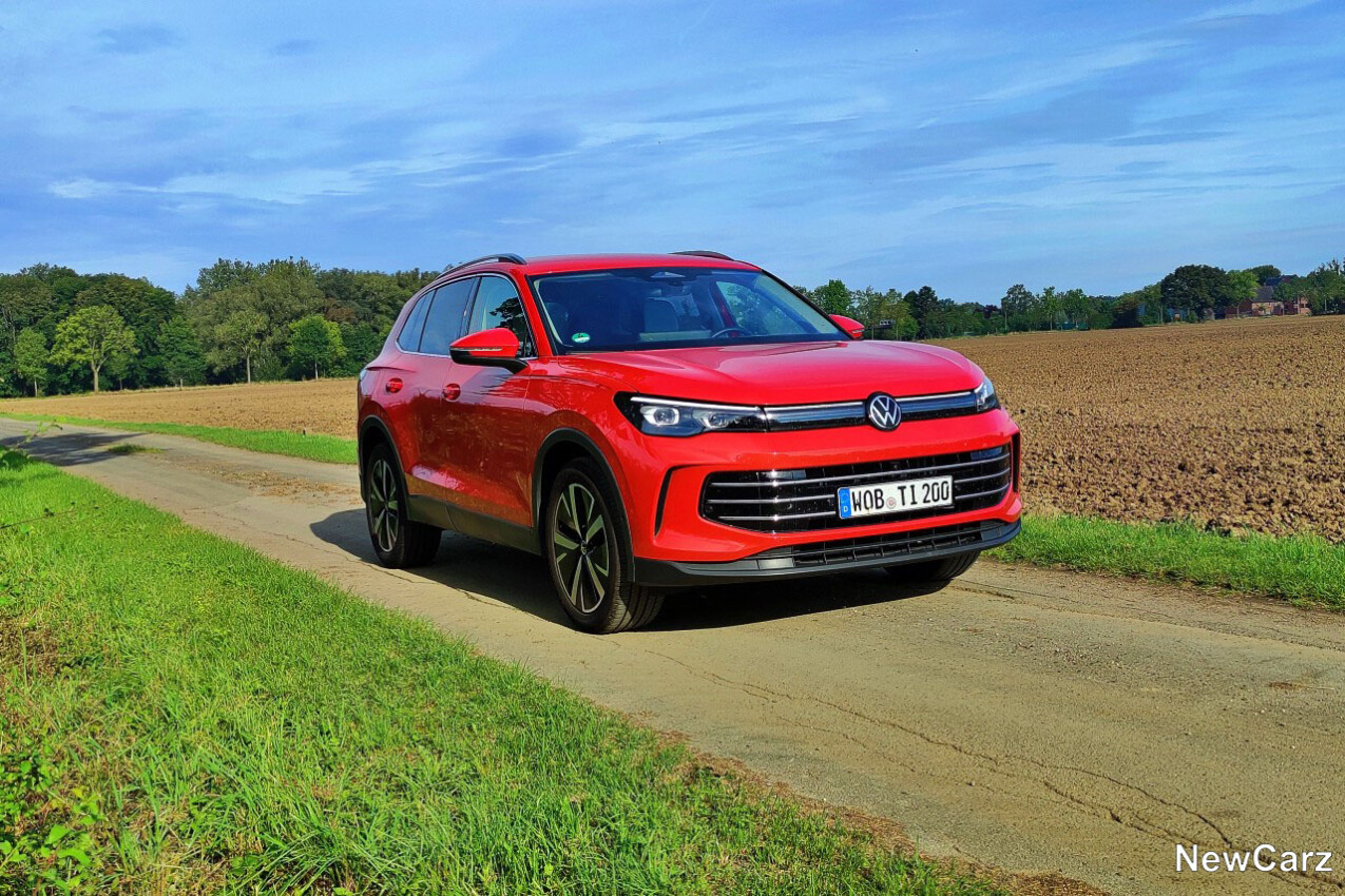 VW Tiguan TDI schräg vorne rechts