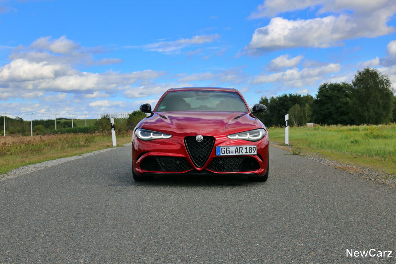 Alfa Romeo Giulia Quadrifoglio Front