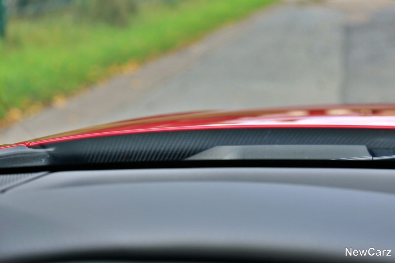 Alfa Romeo Giulia Quadrifoglio Haube seitlich