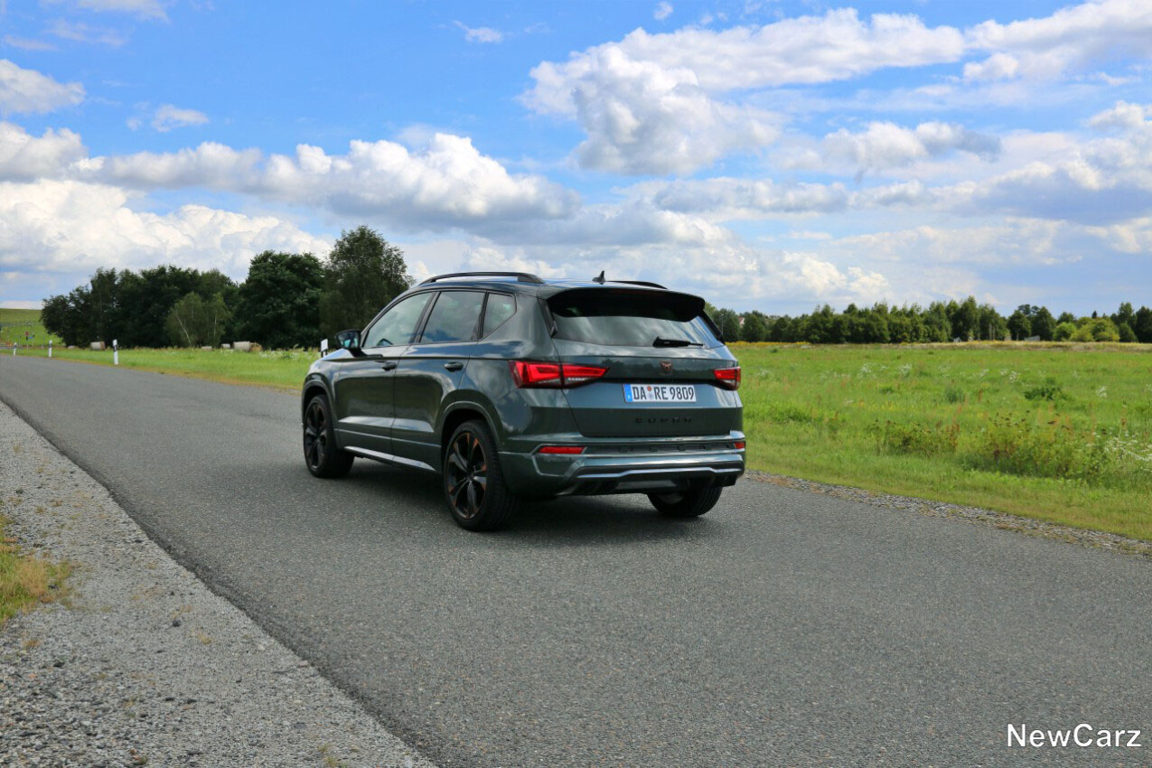 Cupra Ateca Tribe Edition schräg hinten links