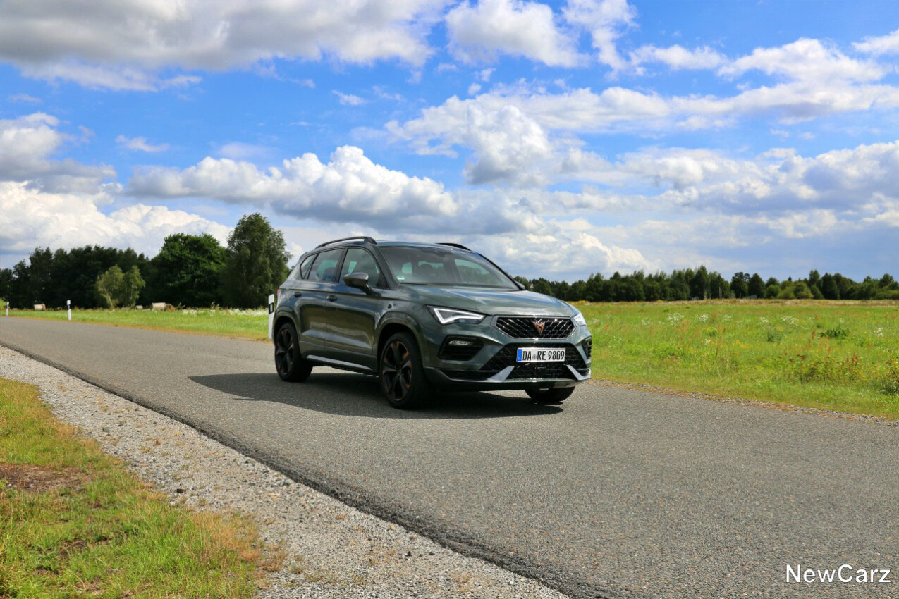 Cupra Ateca Tribe Edition schräg vorne rechts