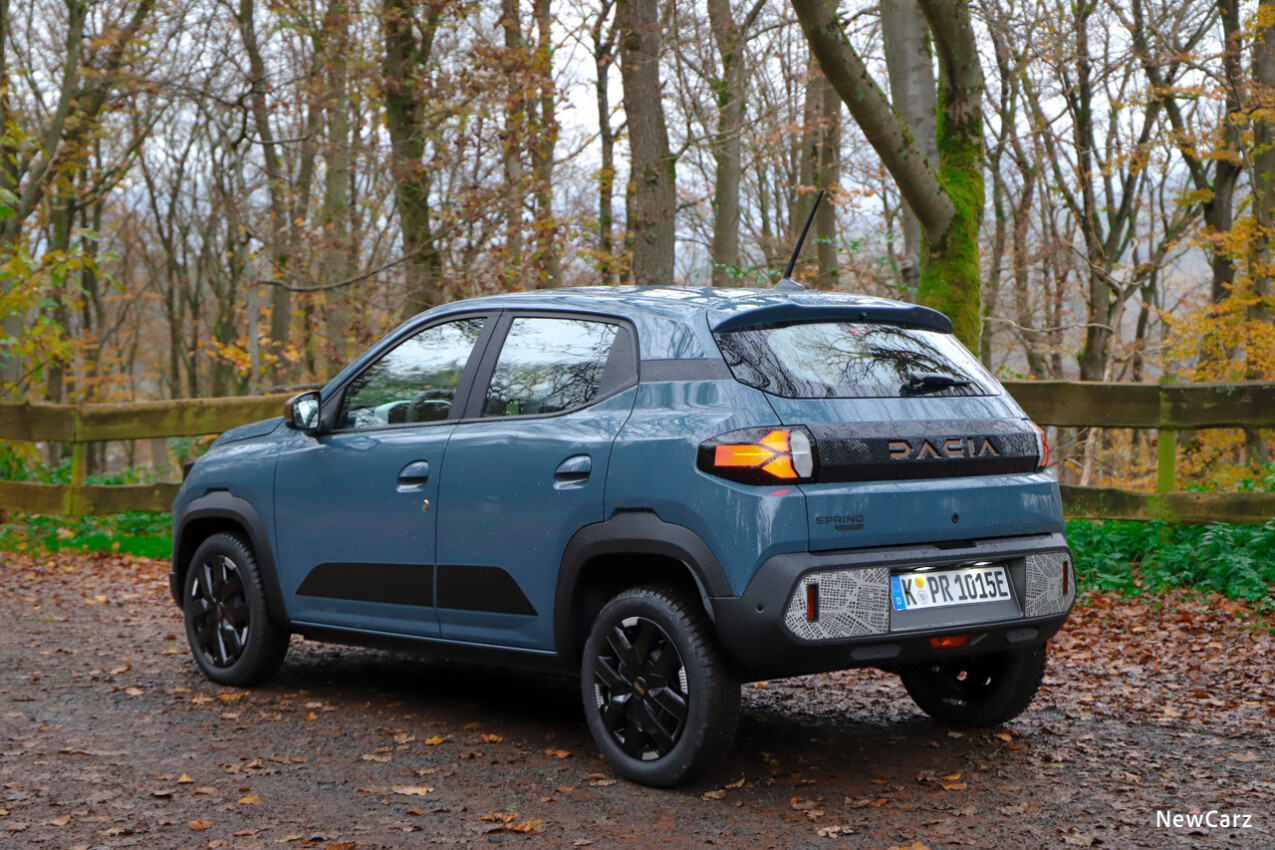 Dacia Spring Electric schräg hinten links