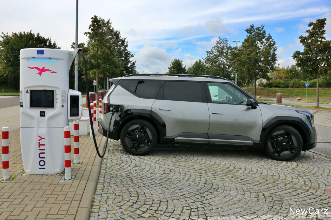Kia EV9 an Ladesäule