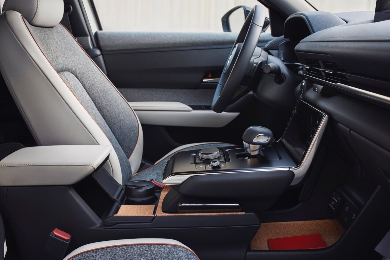 Mazda MX-30 e-Skyactiv R-EV Innenraum