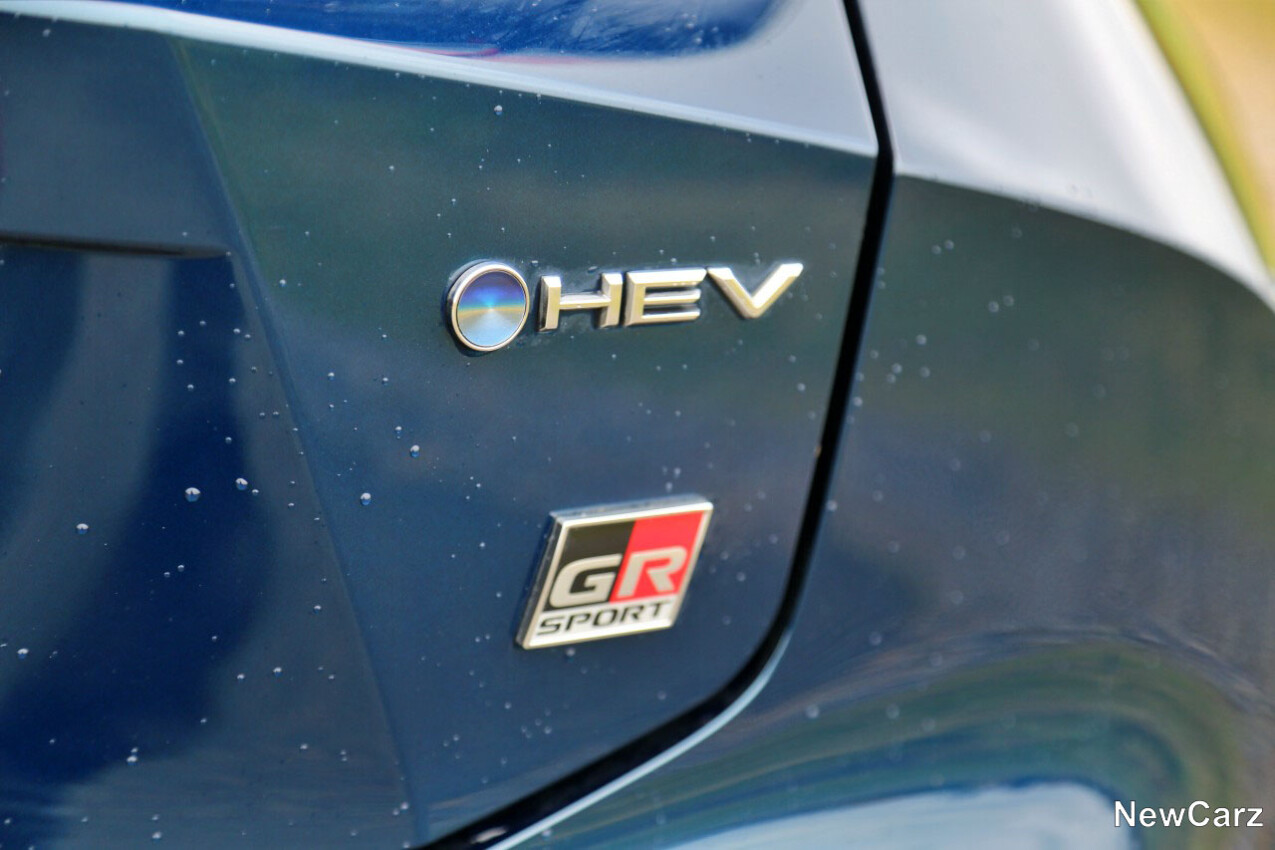 Toyota C-HR MK2 HEV-Badge