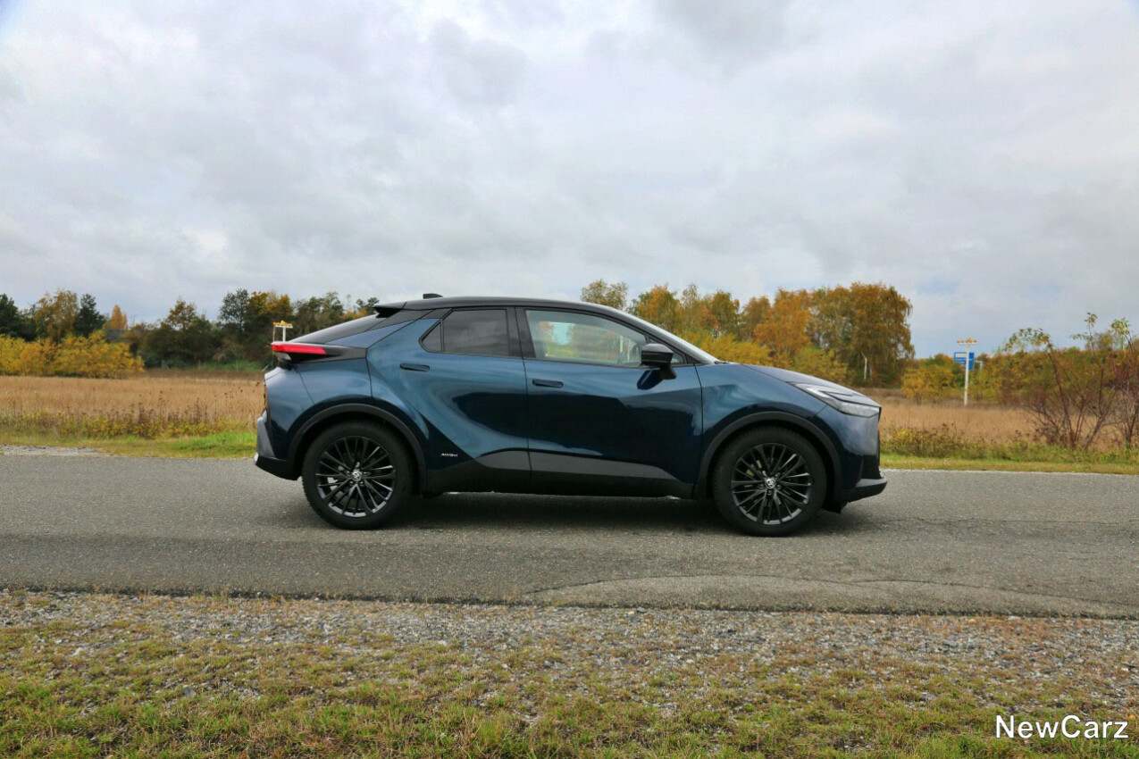Toyota C-HR MK2 Seite rechts