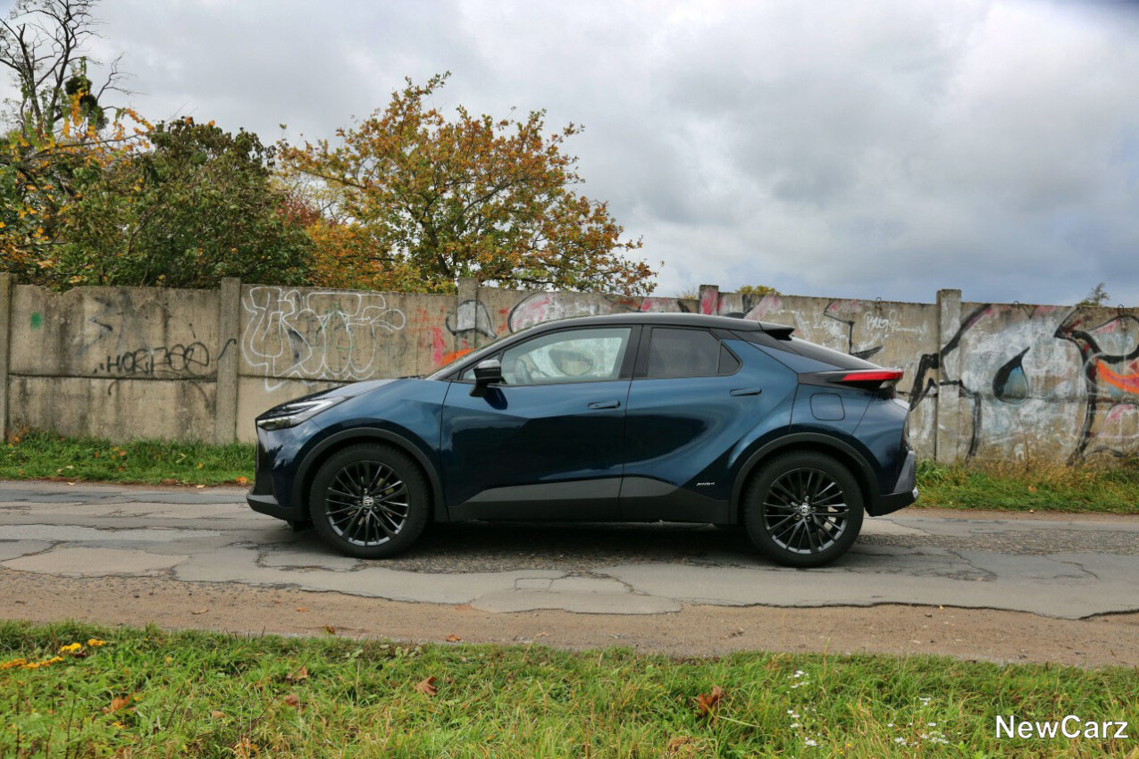 Toyota C-HR MK2 Seite links