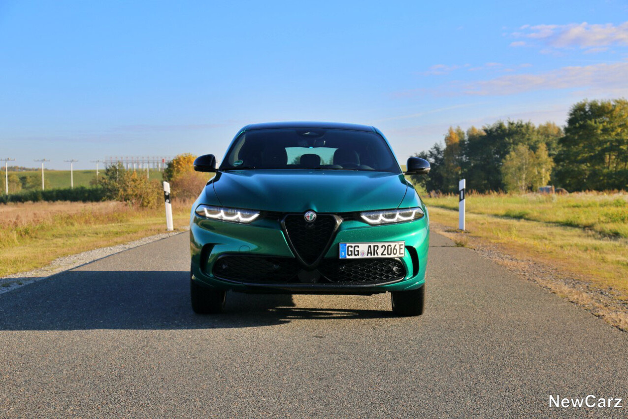 Alfa Romeo Tonale Q4 PHEV Front