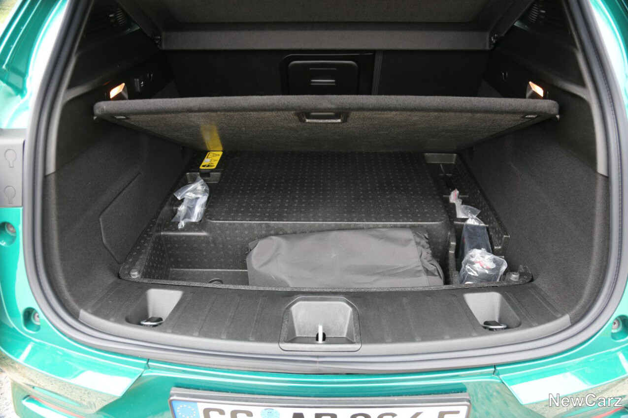 Alfa Romeo Tonale Q4 PHEV unter dem Kofferraum