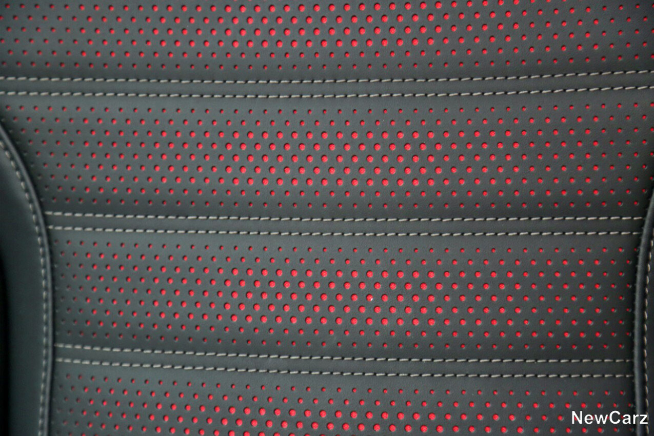 Alfa Romeo Tonale Q4 PHEV Sitzbezug