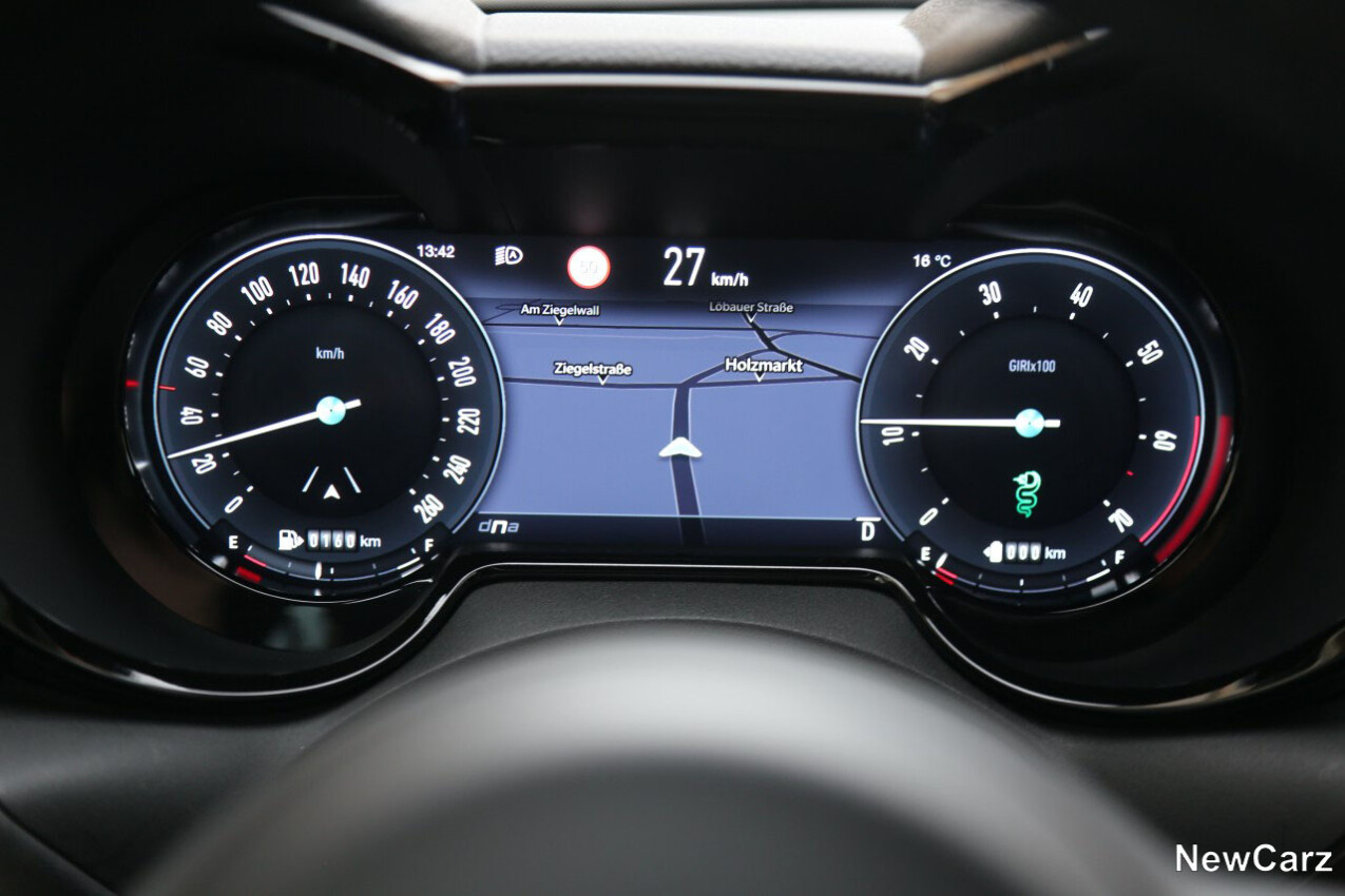 Alfa Romeo Tonale Q4 PHEV Cockpit