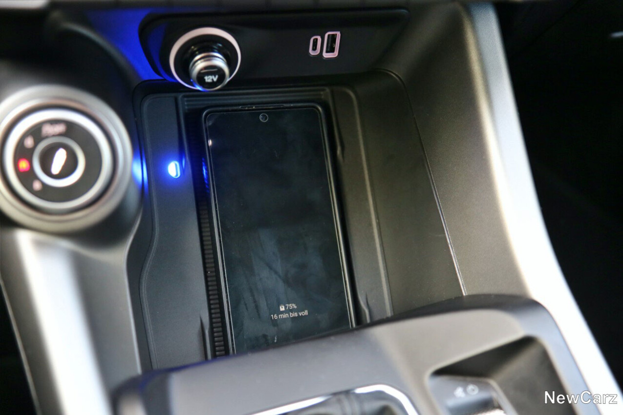 Alfa Romeo Tonale Q4 PHEV kabellose Ladestation