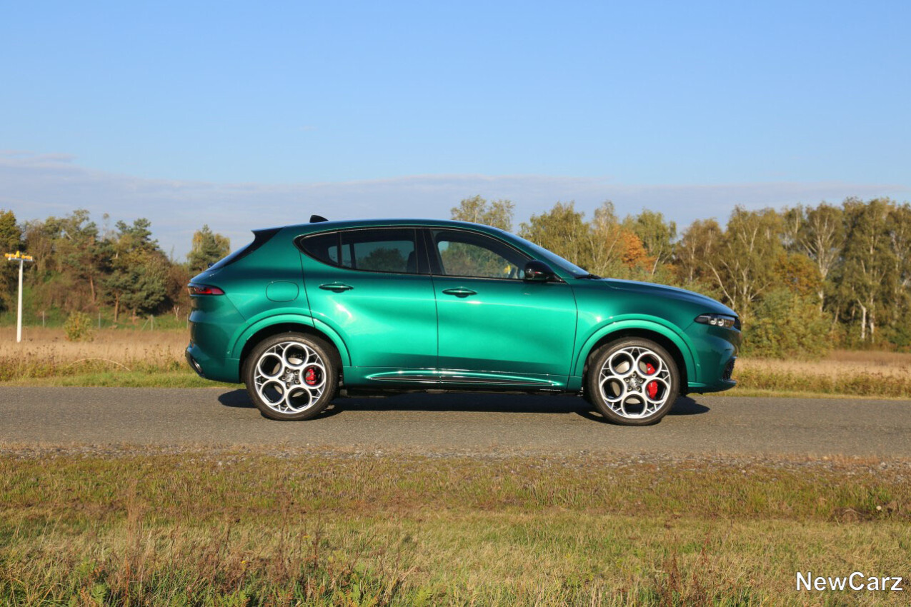 Alfa Romeo Tonale Q4 PHEV Seite rechts