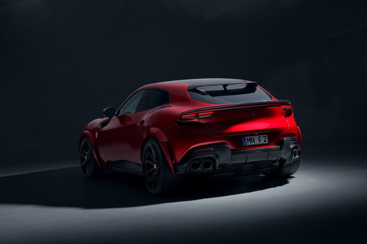 Ferrari Purosangue schräg hinten