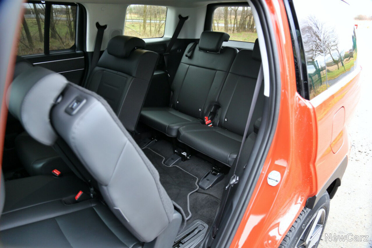 Hyundai Santa Fe 2025 Zustieg in den Fond