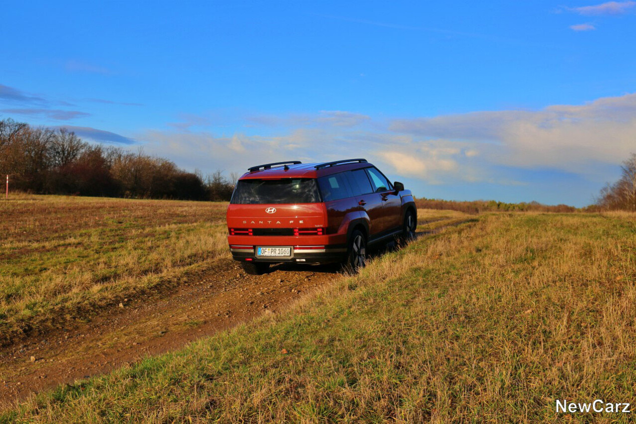 Hyundai Santa Fe 2025 offroad