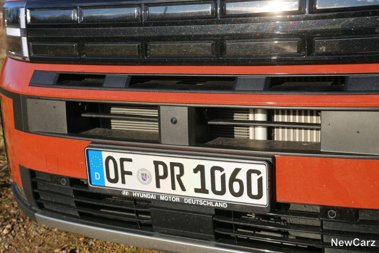 Hyundai Santa Fe 2025 Frontklappen offen