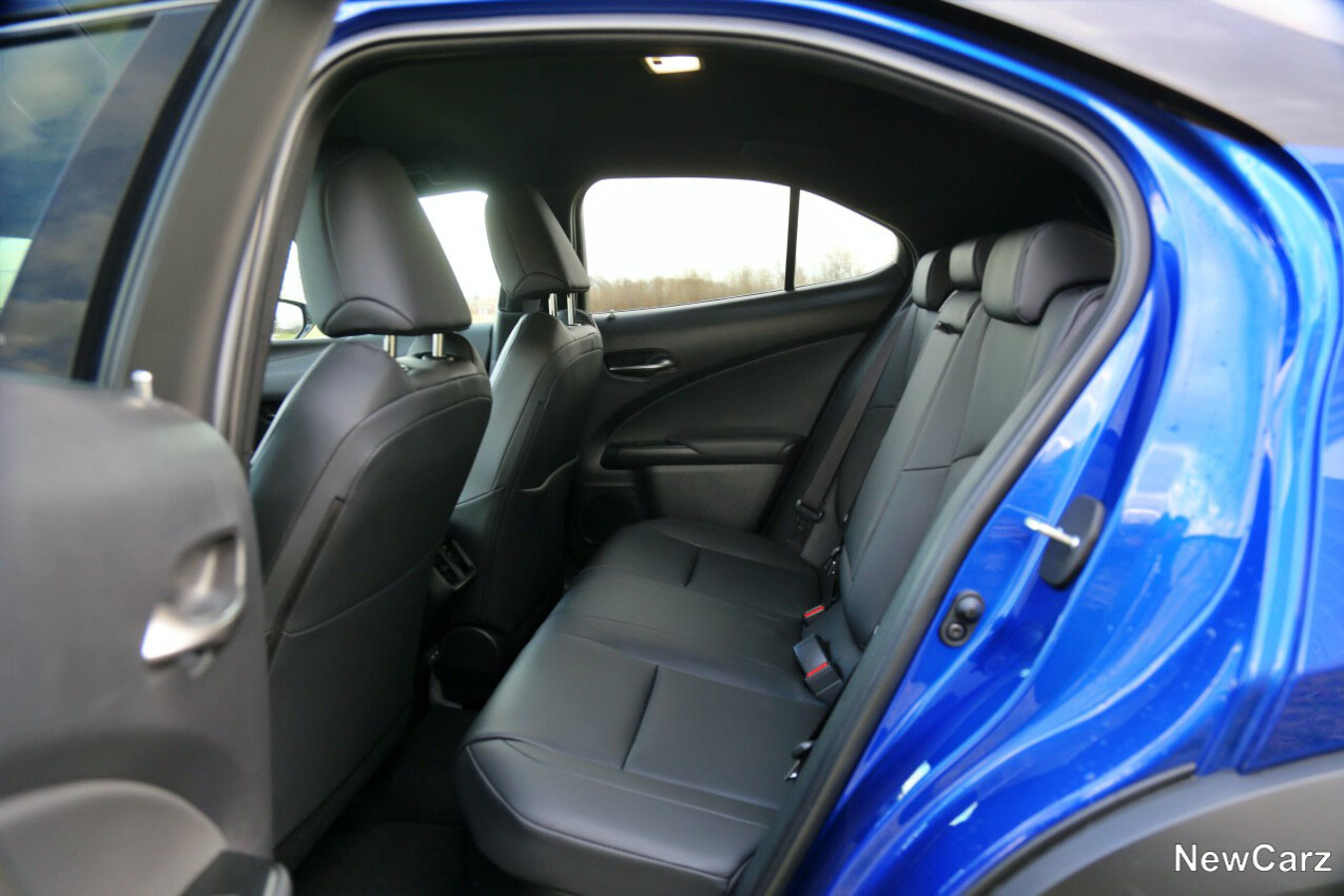 Lexus UX 300h Fond