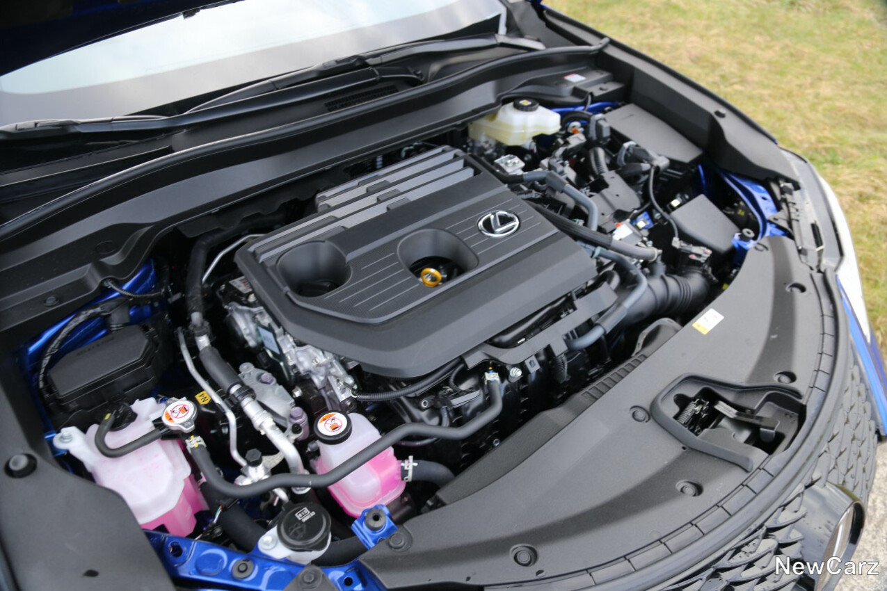 Lexus UX 300h Motorraum