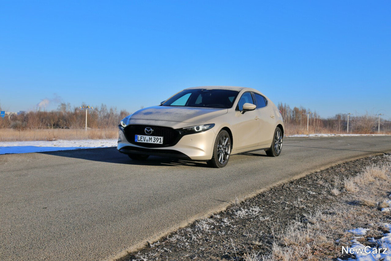 Mazda3 2.5 schräg vorne links