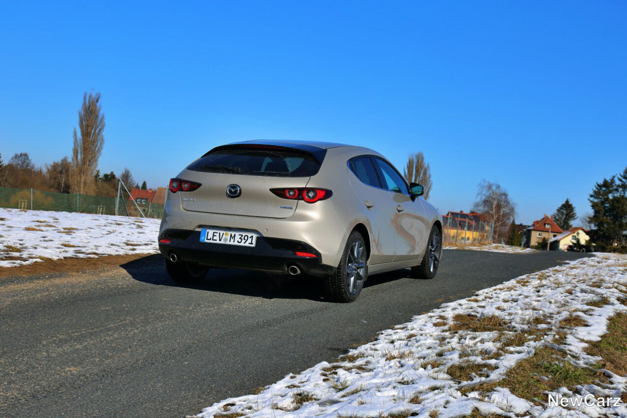 Mazda3 2.5 schräg hinten