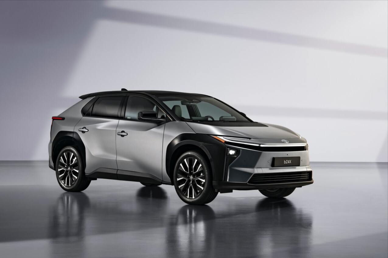 Toyota bZ4X schräg vorn