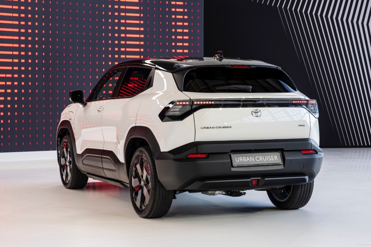 Toyota Urban Cruiser schräg hinten