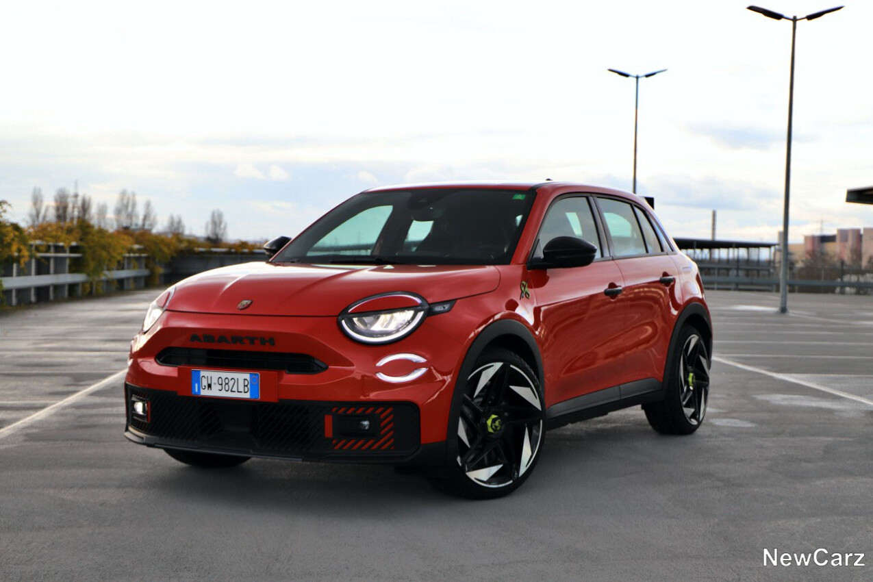 Abarth 600e Turismo schräg vorne