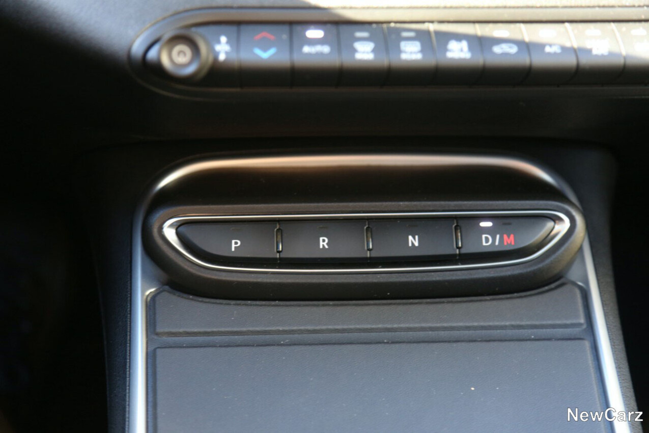 Jeep Avenger e-Hybrid Wähltasten Automatik