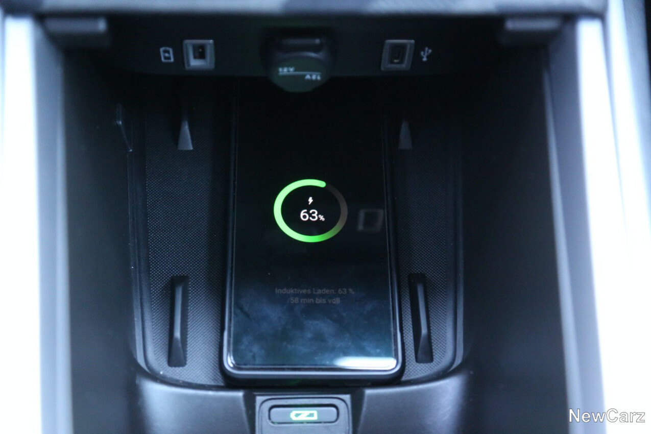 Jeep Avenger e-Hybrid kabellos Laden