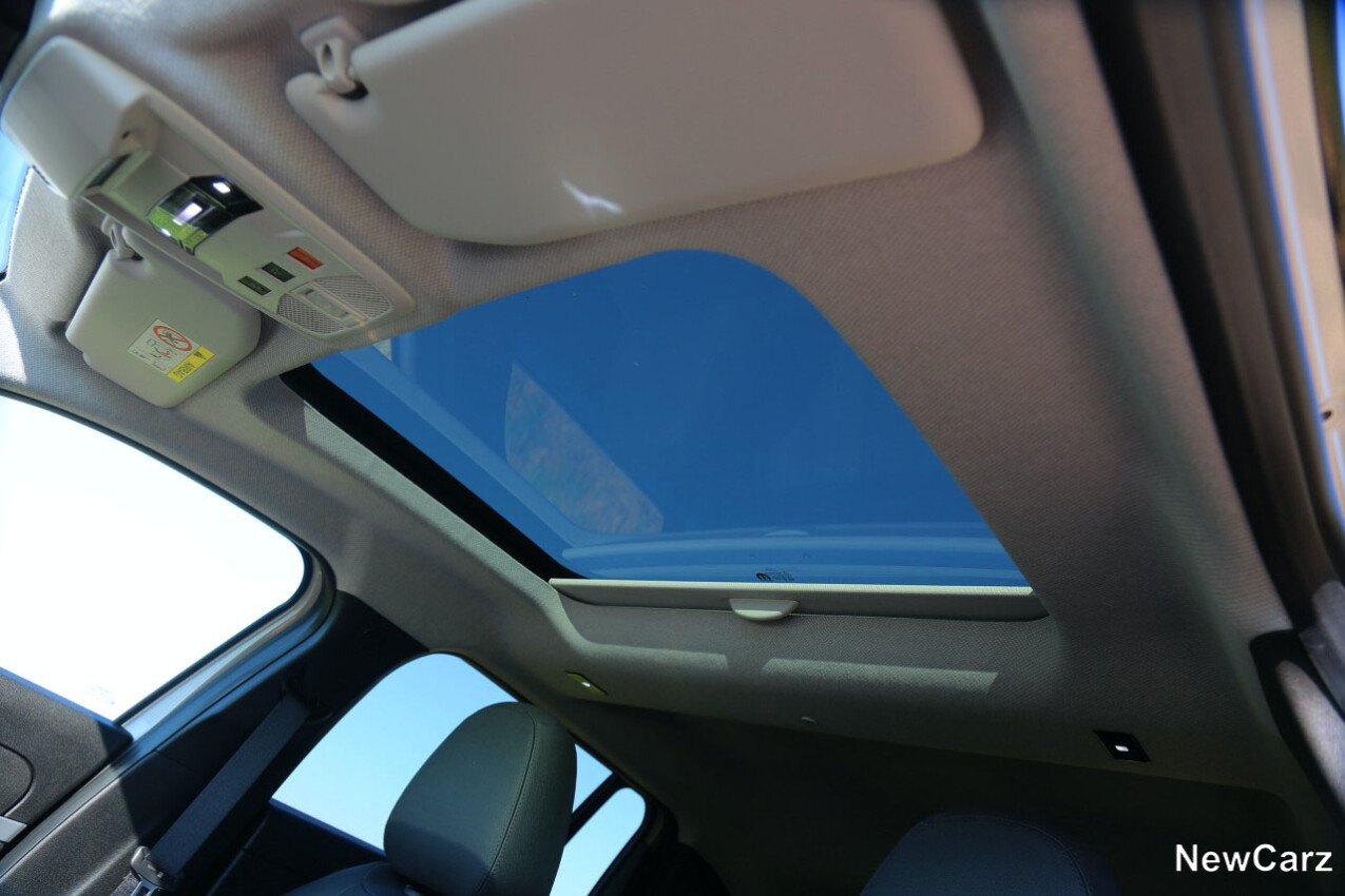 Jeep Avenger e-Hybrid Glasdach