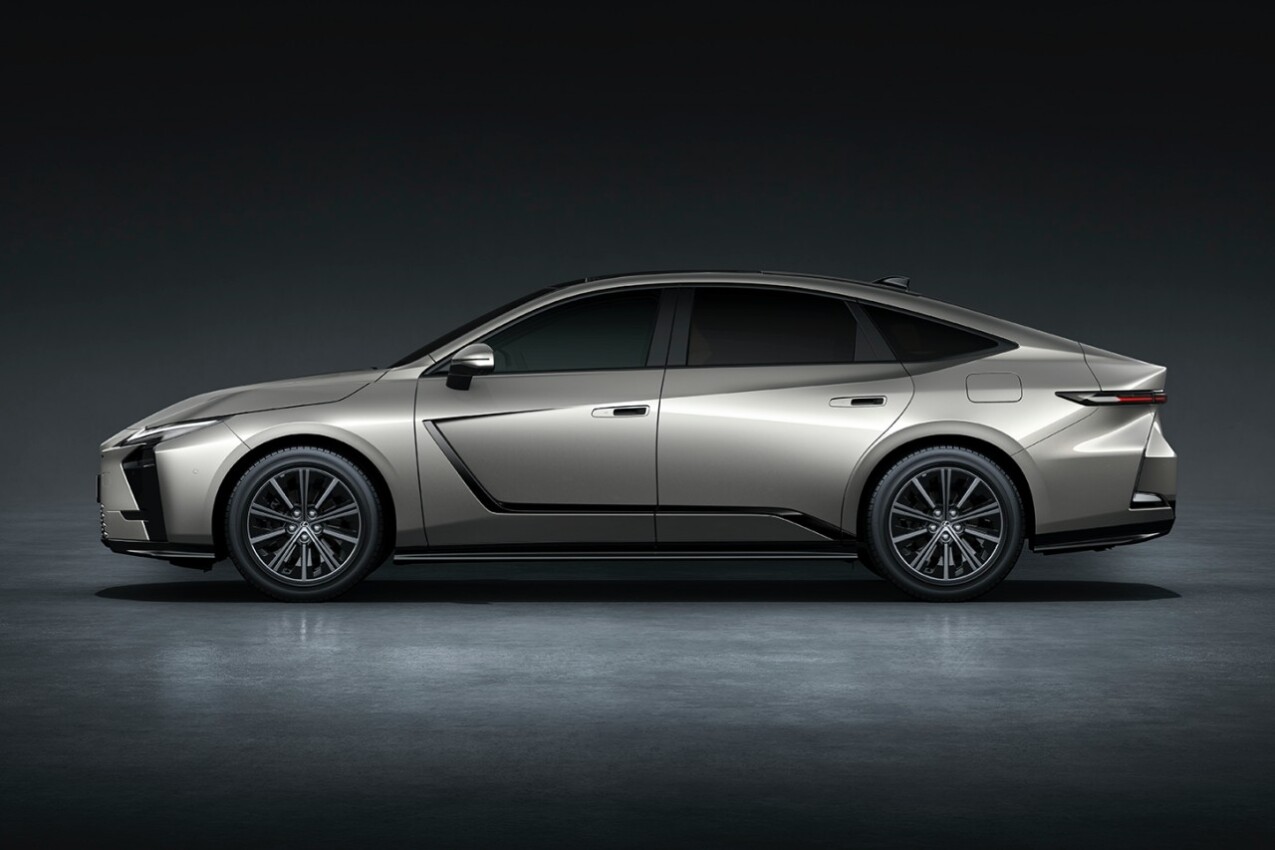Lexus ES MK8 Seite